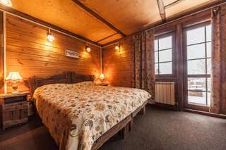 Гостиница Мельница Байкальск Двухместный номер с 1 кроватью или 2 отдельными кроватями и ванной комнатой-2